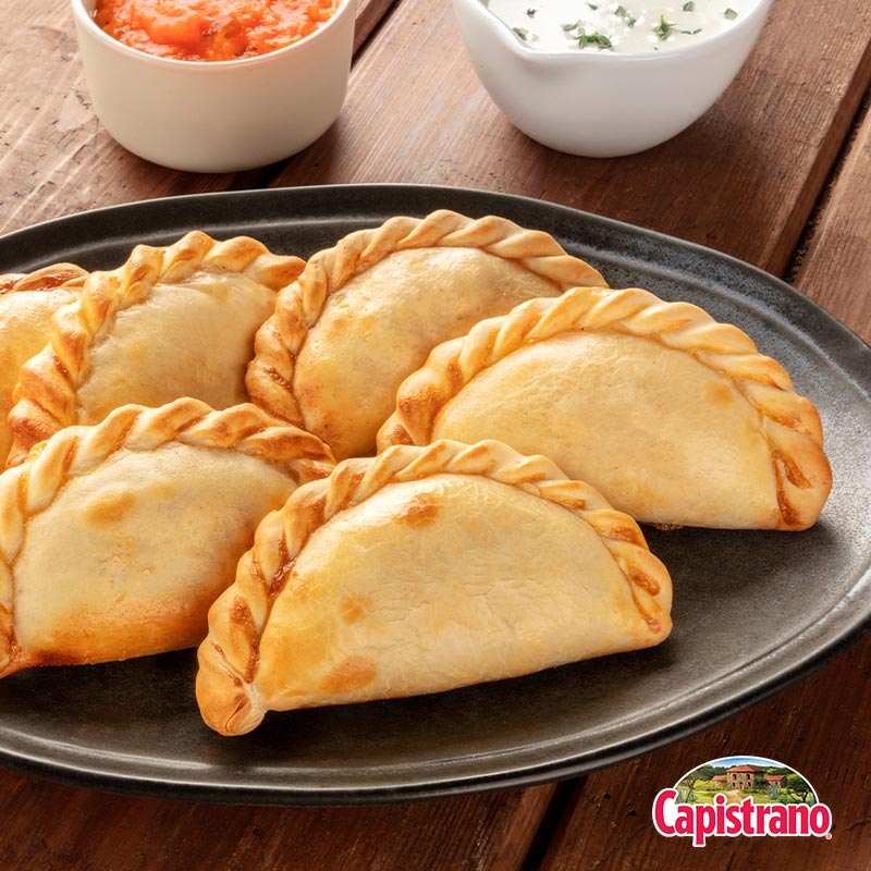 Deliciosas Empanadas con Salchichas Capistrano: Un Festín de Nostalgia y Sabor Latino