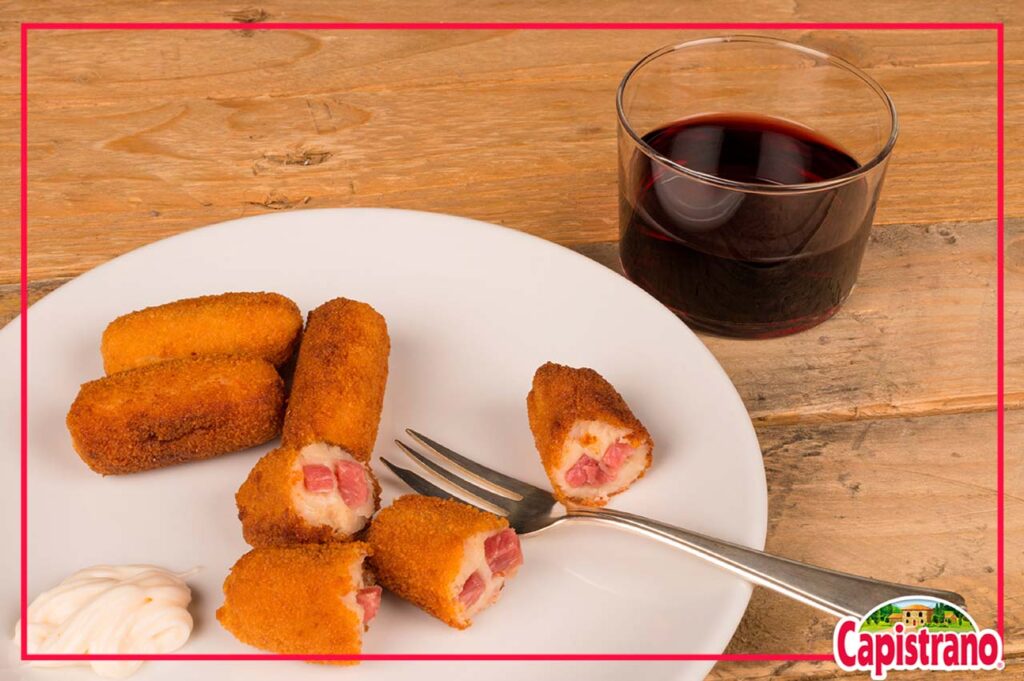 This time, we will prepare some delicious croquettes with ham and potatoe